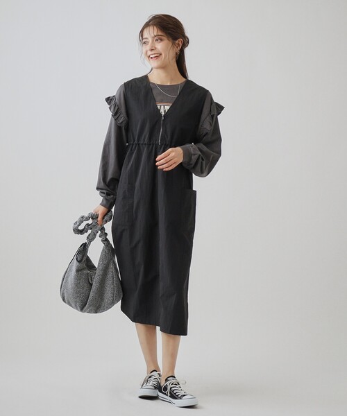 セール】ウエストが絞れる VネックナイロンZIPジャンスカ（スカート