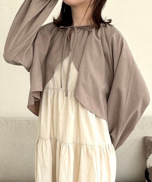 merrylatte（メリーラテ）の「袖パールフレアボレロブラウス（カーディガン/ボレロ・レディース・モカ・FREE）」の5枚目の写真