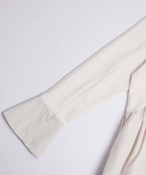 AMELY（エミリー）の「バルーンペプラムドッキングトップス（Tシャツ/カットソー・レディース・ブラック/杢グレー/ベージュ・フリー）」の20枚目の写真