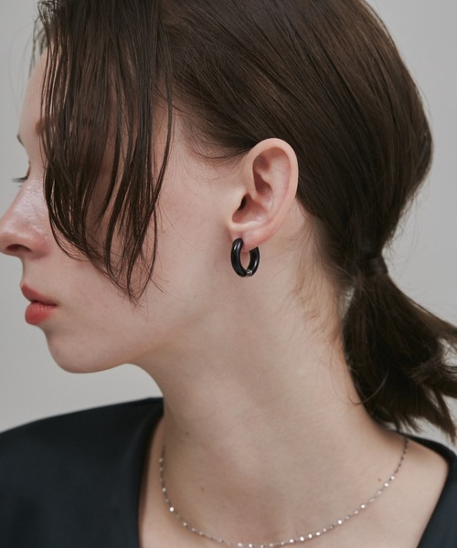 ciite' surgical stainless(シーテサージカルステンレス)の「【 金属アレルギー対応 】 バイカラー フープピアス サージカルステンレス (両耳用)(ピアス(両耳用)・レディース・ブラック系その他/ホワイト/ホワイト系その他/ブラック・FREE)」の14枚目の写真