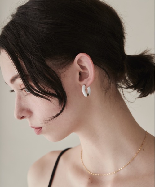 ciite' surgical stainless(シーテサージカルステンレス)の「【 金属アレルギー対応 】 バイカラー フープピアス サージカルステンレス (両耳用)(ピアス(両耳用)・レディース・ブラック系その他/ホワイト/ホワイト系その他/ブラック・FREE)」の18枚目の写真