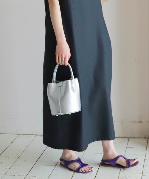 andrea cardone（アンドレアカルドネ）の「【andrea cardone】 丸底レザーBAG（ショルダーバッグ・レディース・シルバー/ブルー/ブラック・FREE）」の11枚目の写真