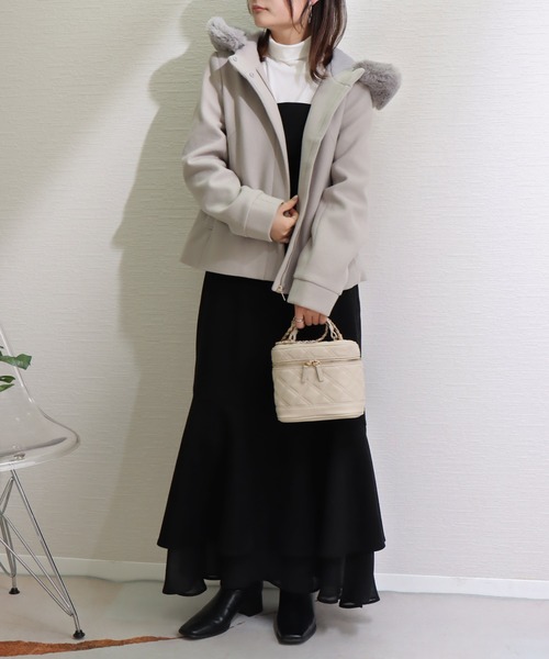 libelle more(リベル モア)の「バックリボン エコファー付きフードショートコート(その他アウター・レディース・ベージュ/ピンク/アイボリー/ブラック/グレー・M/L)」の17枚目の写真