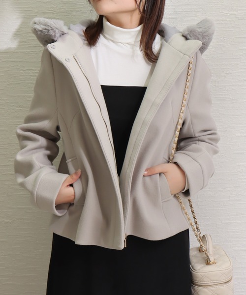 libelle more(リベル モア)の「バックリボン エコファー付きフードショートコート(その他アウター・レディース・ベージュ/ピンク/アイボリー/ブラック/グレー・M/L)」の19枚目の写真
