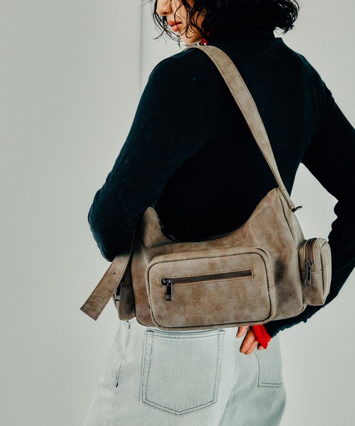 よっしー　0324 セール】フェイクレザーマルチポケットショルダー 250432