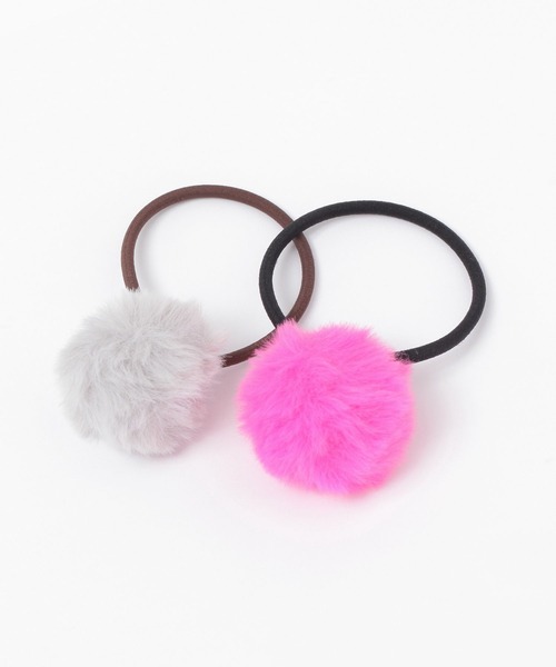 studio CLIP（スタディオクリップ）の「フェイクファーポンポン 2SET（ヘアゴム・レディース・イエロー/ピンク・FREE）」の2枚目の写真
