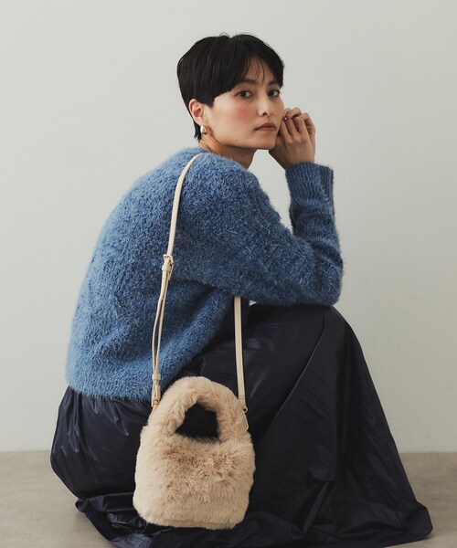 OPAQUE.CLIP（オペークドットクリップ）の「◆【2WAY】フェイクファーショルダーバッグ（ショルダーバッグ・レディース・ブラウン系/ライトベージュ/チャコールグレー/オレンジ・00）」の5枚目の写真