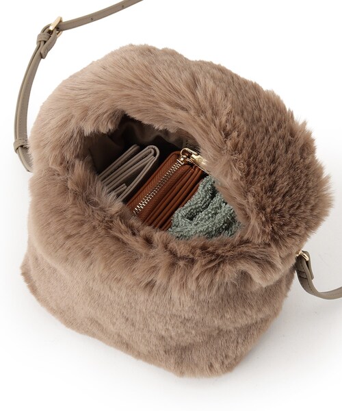 OPAQUE.CLIP（オペークドットクリップ）の「◆【2WAY】フェイクファーショルダーバッグ（ショルダーバッグ・レディース・ブラウン系/ライトベージュ/チャコールグレー/オレンジ・00）」の21枚目の写真
