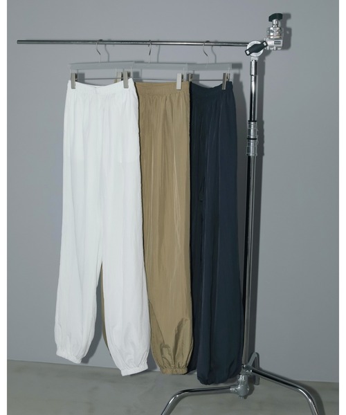 Nylon Volume Pants（その他パンツ）｜anuke（アンヌーク）の