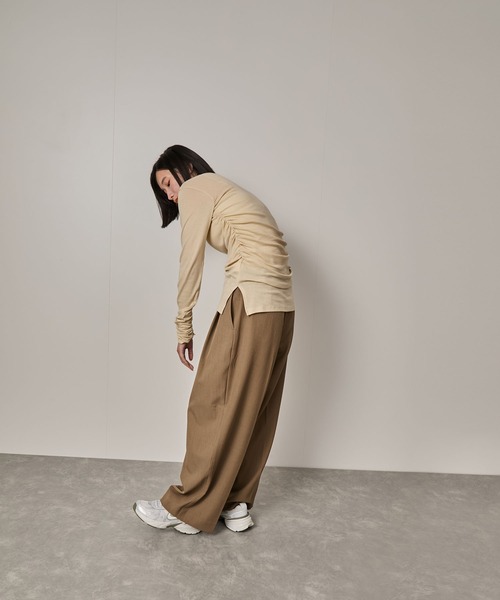 NERGY(ナージー)の「エアリータッチギャザープルオーバー(Tシャツ/カットソー・レディース・ラベンダー/ベージュ/ダークブラウン・FREE)」の5枚目の写真