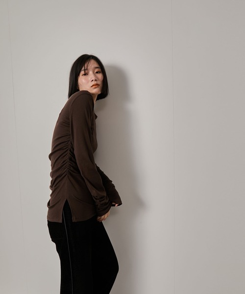 NERGY(ナージー)の「エアリータッチギャザープルオーバー(Tシャツ/カットソー・レディース・ラベンダー/ベージュ/ダークブラウン・FREE)」の15枚目の写真