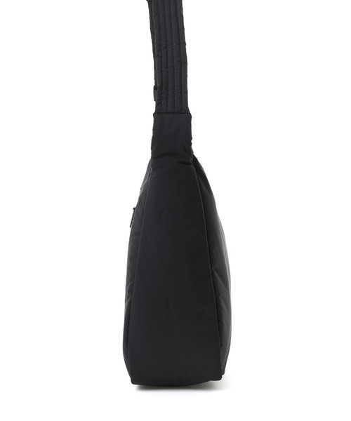 Manhattan Portage(マンハッタンポーテージ)の「Cropsey Shoulder Bag Padded Polyester Poplin(ショルダーバッグ・レディース・ブラック・LARGE)」の9枚目の写真