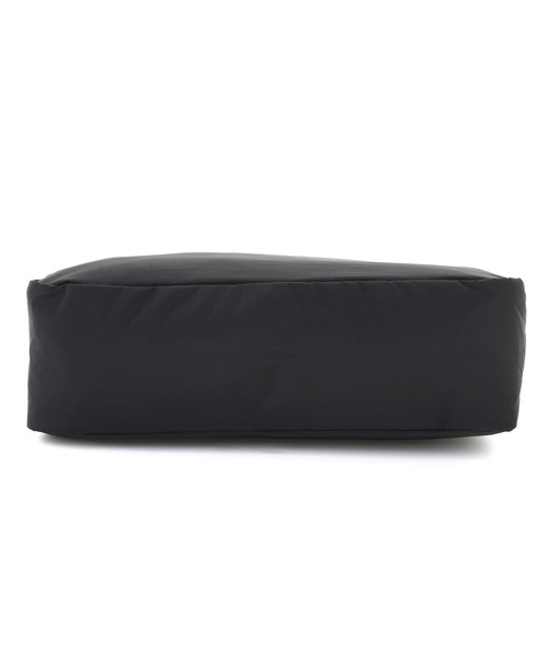 Manhattan Portage(マンハッタンポーテージ)の「Cropsey Shoulder Bag Padded Polyester Poplin(ショルダーバッグ・レディース・ブラック・LARGE)」の7枚目の写真