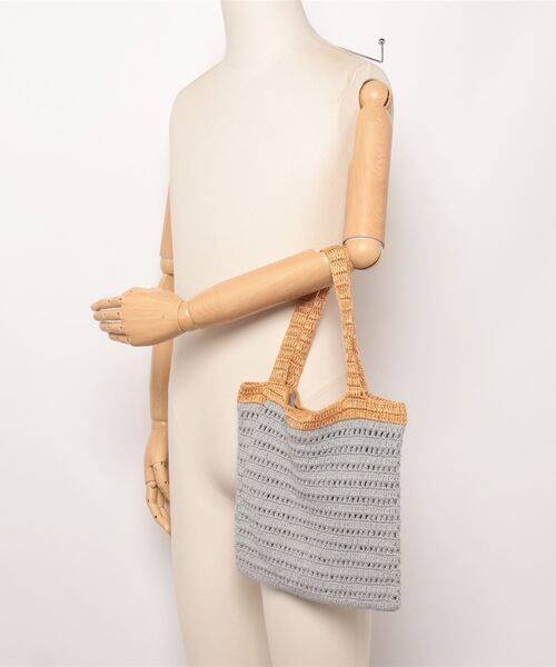 MAISON mou（メゾンムー）の「【Swaraj/スワラージ】Handクロッシェトート（トートバッグ・レディース・ホワイト/ライトグレー/ブラック・FREE）」の4枚目の写真