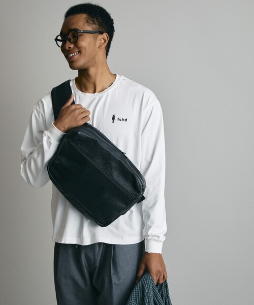 Firsthand(ファーストハンド)の「Firsthand/ファーストハンド Lether Big Body Bag / ビッグボディバッグ / ワンショルダーバッグ / 撥水レザー(ボディバッグ/ウエストポーチ・メンズ・ブラック・ONE SIZE)」の5枚目の写真