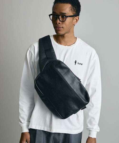 Firsthand(ファーストハンド)の「Firsthand/ファーストハンド Lether Big Body Bag / ビッグボディバッグ / ワンショルダーバッグ / 撥水レザー(ボディバッグ/ウエストポーチ・メンズ・ブラック・ONE SIZE)」の6枚目の写真
