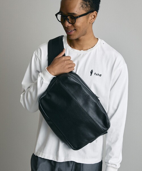 Firsthand(ファーストハンド)の「Firsthand/ファーストハンド Lether Big Body Bag / ビッグボディバッグ / ワンショルダーバッグ / 撥水レザー(ボディバッグ/ウエストポーチ・メンズ・ブラック・ONE SIZE)」の7枚目の写真