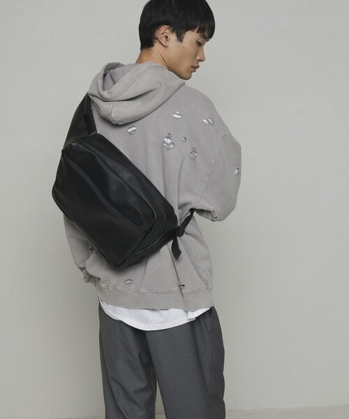 Firsthand(ファーストハンド)の「Firsthand/ファーストハンド Lether Big Body Bag / ビッグボディバッグ / ワンショルダーバッグ / 撥水レザー(ボディバッグ/ウエストポーチ・メンズ・ブラック・ONE SIZE)」の10枚目の写真