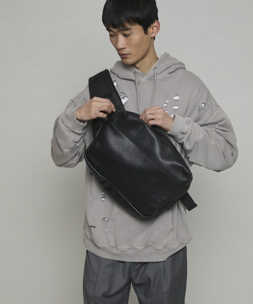 Firsthand(ファーストハンド)の「Firsthand/ファーストハンド Lether Big Body Bag / ビッグボディバッグ / ワンショルダーバッグ / 撥水レザー(ボディバッグ/ウエストポーチ・メンズ・ブラック・ONE SIZE)」の15枚目の写真
