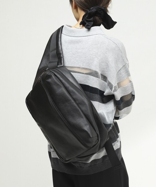 Firsthand(ファーストハンド)の「Firsthand/ファーストハンド Lether Big Body Bag / ビッグボディバッグ / ワンショルダーバッグ / 撥水レザー(ボディバッグ/ウエストポーチ・メンズ・ブラック・ONE SIZE)」の18枚目の写真