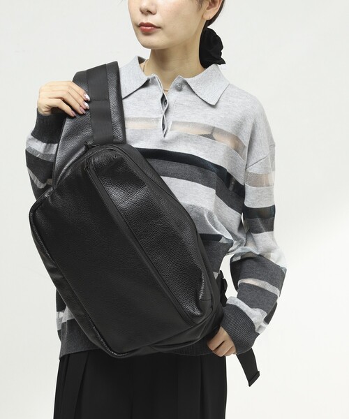 Firsthand(ファーストハンド)の「Firsthand/ファーストハンド Lether Big Body Bag / ビッグボディバッグ / ワンショルダーバッグ / 撥水レザー(ボディバッグ/ウエストポーチ・メンズ・ブラック・ONE SIZE)」の19枚目の写真