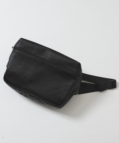 Firsthand(ファーストハンド)の「Firsthand/ファーストハンド Lether Big Body Bag / ビッグボディバッグ / ワンショルダーバッグ / 撥水レザー(ボディバッグ/ウエストポーチ・メンズ・ブラック・ONE SIZE)」の22枚目の写真