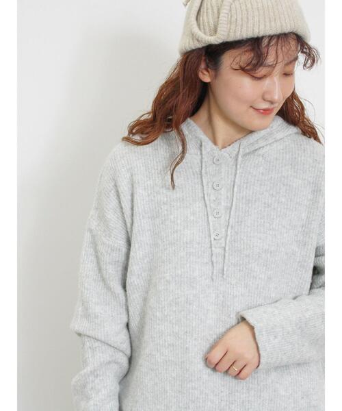 Samansa Mos2（サマンサ モスモス）の「フード付きヘンリーネック