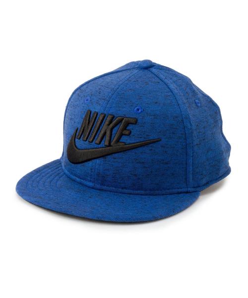 green label relaxing（グリーンレーベルリラクシング）の「NIKE テックフリース キャップ（キャップ・キッズ・ブラック/グレー/コバルトブルー・フリー）」の3枚目の写真