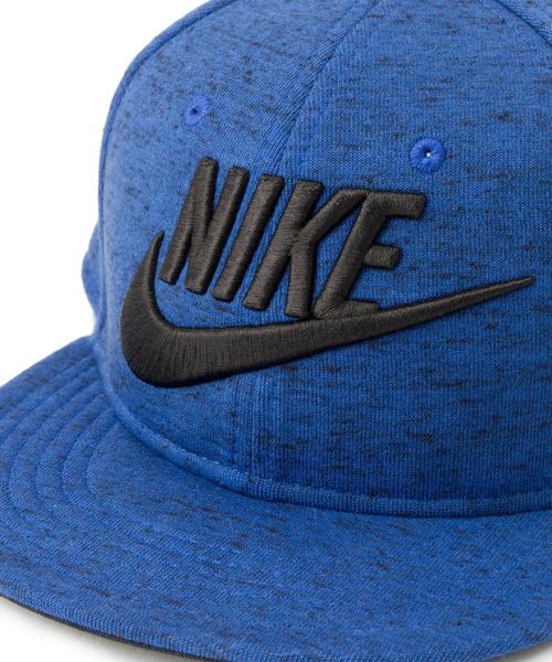 green label relaxing（グリーンレーベルリラクシング）の「NIKE テックフリース キャップ（キャップ・キッズ・ブラック/グレー/コバルトブルー・フリー）」の6枚目の写真