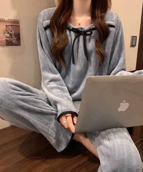 Lace Ladies(レースレディース)の「リボン付き リブ フリース ルームウェア セットアップ(ルームウェア/パジャマ・レディース・ホワイト/ブルーグレー/ピンク・M/XL)」の6枚目の写真