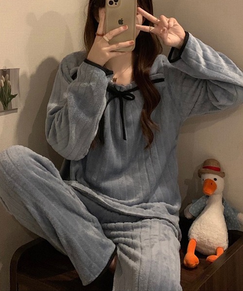 Lace Ladies(レースレディース)の「リボン付き リブ フリース ルームウェア セットアップ(ルームウェア/パジャマ・レディース・ホワイト/ブルーグレー/ピンク・M/XL)」の7枚目の写真