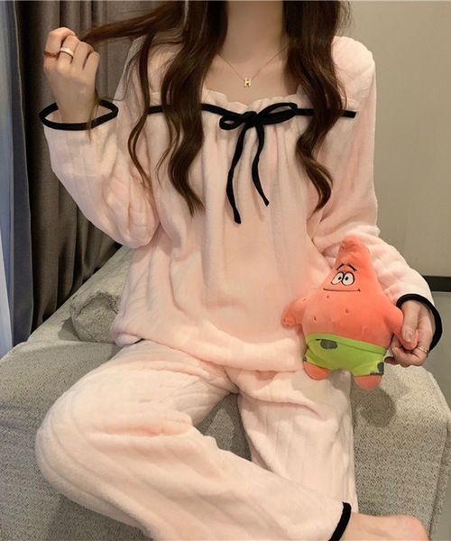 Lace Ladies(レースレディース)の「リボン付き リブ フリース ルームウェア セットアップ(ルームウェア/パジャマ・レディース・ホワイト/ブルーグレー/ピンク・M/XL)」の8枚目の写真