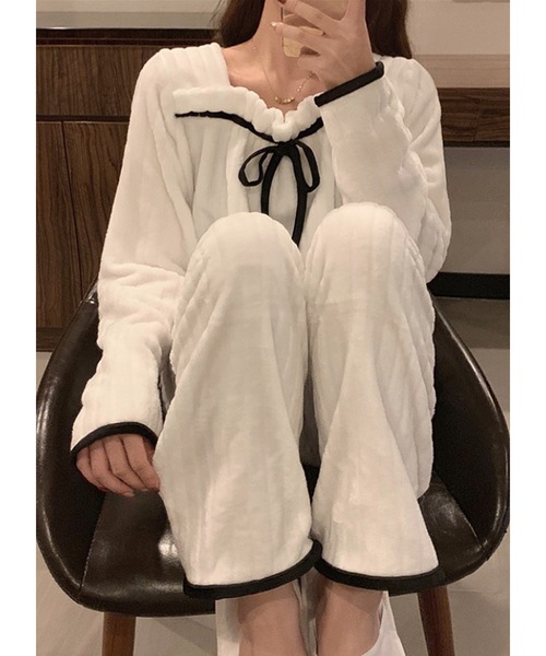 Lace Ladies(レースレディース)の「リボン付き リブ フリース ルームウェア セットアップ(ルームウェア/パジャマ・レディース・ホワイト/ブルーグレー/ピンク・M/XL)」の13枚目の写真