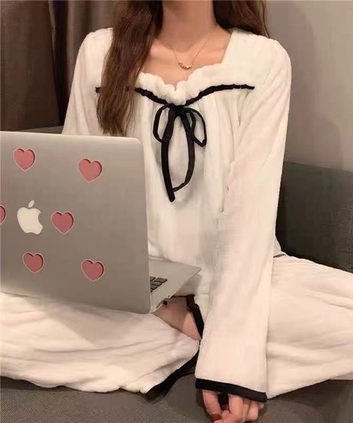 Lace Ladies(レースレディース)の「リボン付き リブ フリース ルームウェア セットアップ(ルームウェア/パジャマ・レディース・ホワイト/ブルーグレー/ピンク・M/XL)」の15枚目の写真