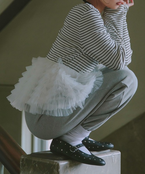 KOBE LETTUCE(コウベレタス)の「リベットメリージェーン(パンプス・レディース・オフホワイト/ブラック・L/M/S)」の4枚目の写真