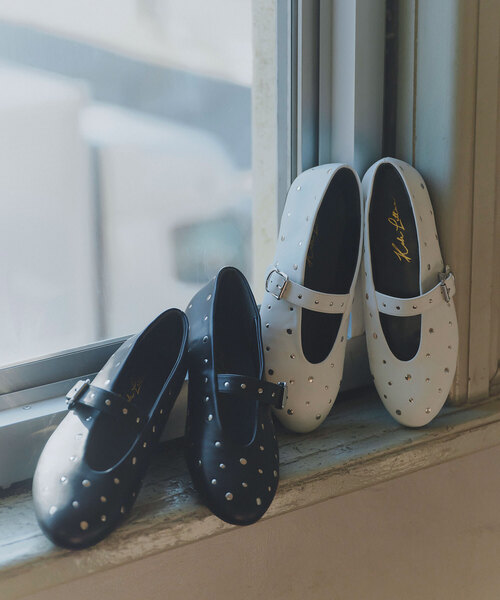 KOBE LETTUCE(コウベレタス)の「リベットメリージェーン(パンプス・レディース・オフホワイト/ブラック・L/M/S)」の11枚目の写真