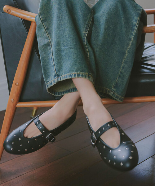 KOBE LETTUCE(コウベレタス)の「リベットメリージェーン(パンプス・レディース・オフホワイト/ブラック・L/M/S)」の10枚目の写真