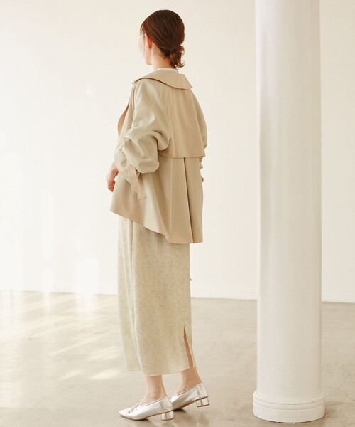 ROPE' PICNIC（ロペピクニック）の「【YOKU MOKU/ヨックモック×ROPE' PICNIC】ショートトレンチコート/撥水・花粉ガード（トレンチコート・レディース・ベージュ・38）」の4枚目の写真