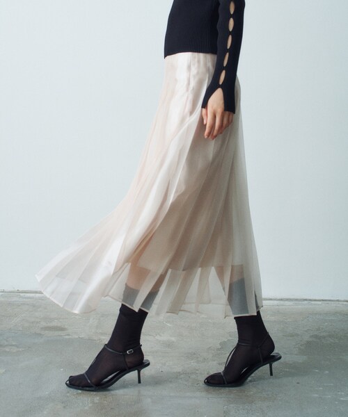 CODE A（コードエー）の「shiny sheer pleated skirt（スカート・レディース・ライトグリーン/ピンク・34/36/38）」の6枚目の写真