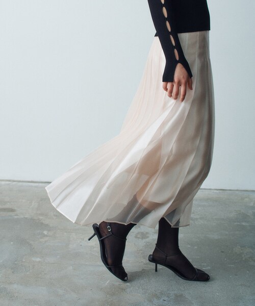 CODE A（コードエー）の「shiny sheer pleated skirt（スカート・レディース・ライトグリーン/ピンク・34/36/38）」の7枚目の写真