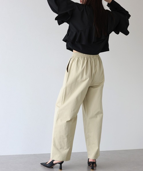 J by blue（ジェイバイブルー）の「ベーシックセンターシームパンツ（スラックス・レディース・ブラック/ベージュ・MEDIUM）」の8枚目の写真