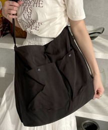 ポケット付き ショルダーバッグ