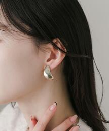 SMELLY | メタルカーブイヤリング(イヤリング)