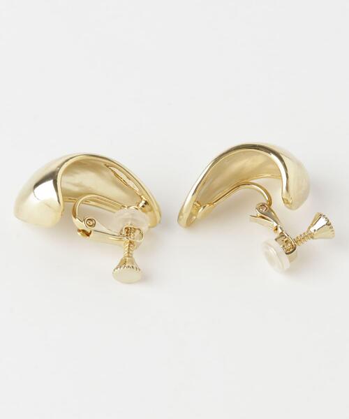 SMELLY（スメリー）の「メタルカーブイヤリング（イヤリング・レディース・ゴールド・-）」の5枚目の写真