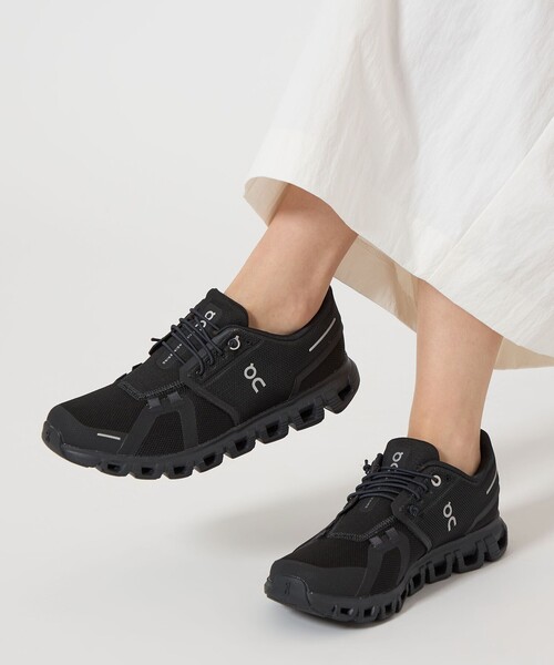 On(オン)の「<On>Cloud 6 スニーカー(スニーカー・レディース・ホワイト/ブラック・23cm/23.5cm/24cm/24.5cm/25cm)」の5枚目の写真