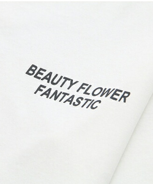 maison de LATIR(メゾンドラティール)の「抜け感たっぷりの夏服白Tシャツ。ロゴトップスとして映える、オーバーサイズシルエットが魅力のデザインTシャツ(Tシャツ/カットソー・レディース・ブラック/グレー/ホワイト・L/XL/M/2XL)」の18枚目の写真