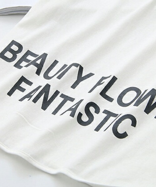 maison de LATIR(メゾンドラティール)の「抜け感たっぷりの夏服白Tシャツ。ロゴトップスとして映える、オーバーサイズシルエットが魅力のデザインTシャツ(Tシャツ/カットソー・レディース・ブラック/グレー/ホワイト・L/XL/M/2XL)」の12枚目の写真