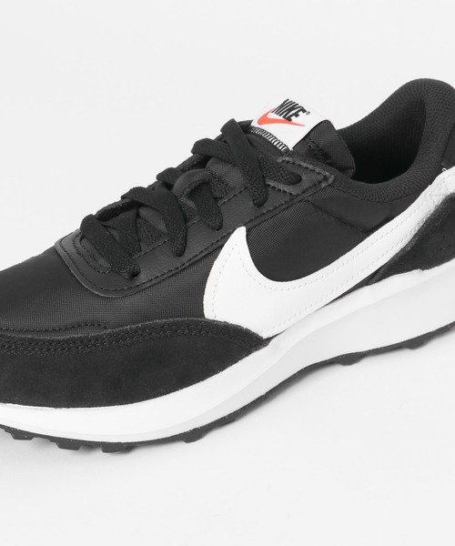 NIKE（ナイキ）の「NIKE　ウィメンズワッフルデビュー（スニーカー・レディース・ブラック・23.5/23/24）」の8枚目の写真