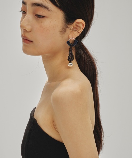 1637 PIERCE 大振りピアス 個性的 アート ブラック ロング パープル hoop pierce｜black | MI AND MOU