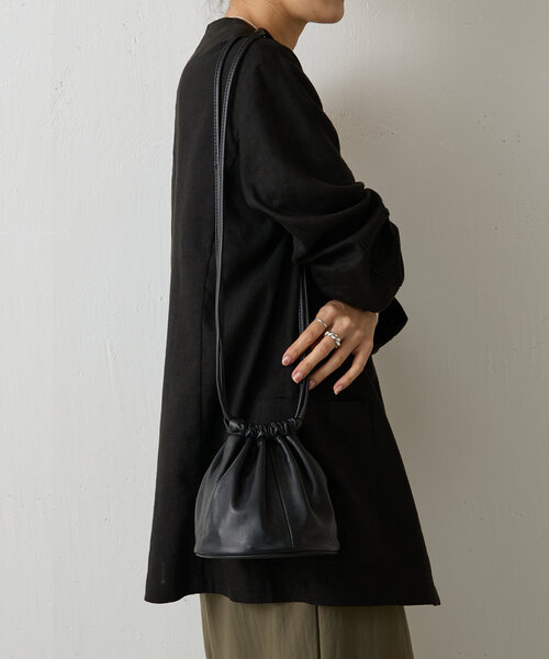 BEARDSLEY(ビアズリー)の「《MODERN WEAVING》レザードラム巾着(トートバッグ・レディース・ブラック/ブルー・FREE)」の4枚目の写真